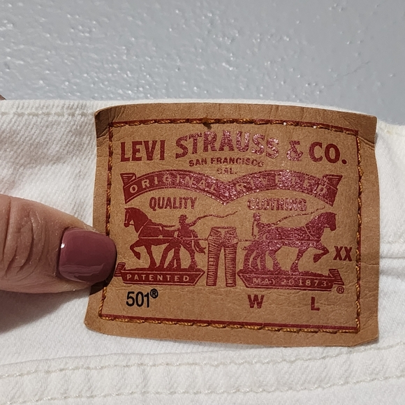 LEVIS 501 Shorts Womens 29 White Distressed High Rise Denim Cutoffs Raw Hem - Picture 6 of 13